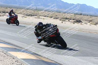 media/Dec-01-2025-Moto Forza (Mon) [[2daa91e15f]]/3-Beginner Group/Session 3 (Turn 16 Inside)/